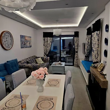 Kato Paphos,3 Bedroom Townhouse, Sea View *